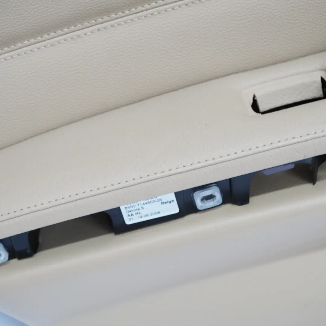 Tür Karte hinten links Panel Abdeckung Trim Leder Dakota Beige für BMW E91 mit Teilenummer 7217599 BMW E91 Tür Karte hinten links Panel Abdeckung Trim Leder Dakota Beige - SKU 7217599 - Teilenummer 7217599