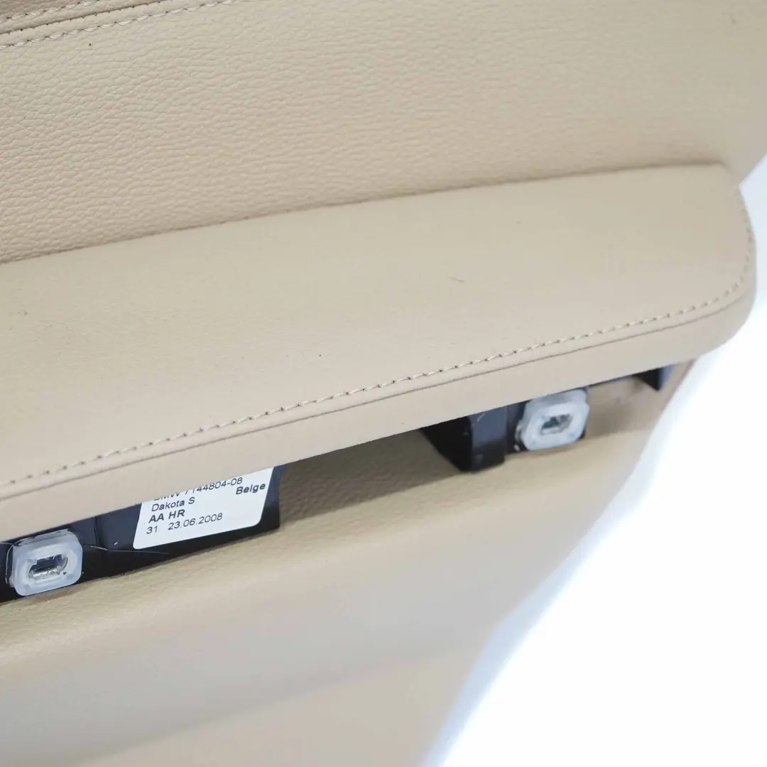 Tarjeta de Puerta Trasera Derecha Recubrimiento Cuero Dakota Beige para BMW E91 con número de pieza 7217600 BMW E91 Tarjeta de Puerta Trasera Derecha Recubrimiento Cuero Dakota Beige - SKU 7217600 - Número de pieza 7217600
