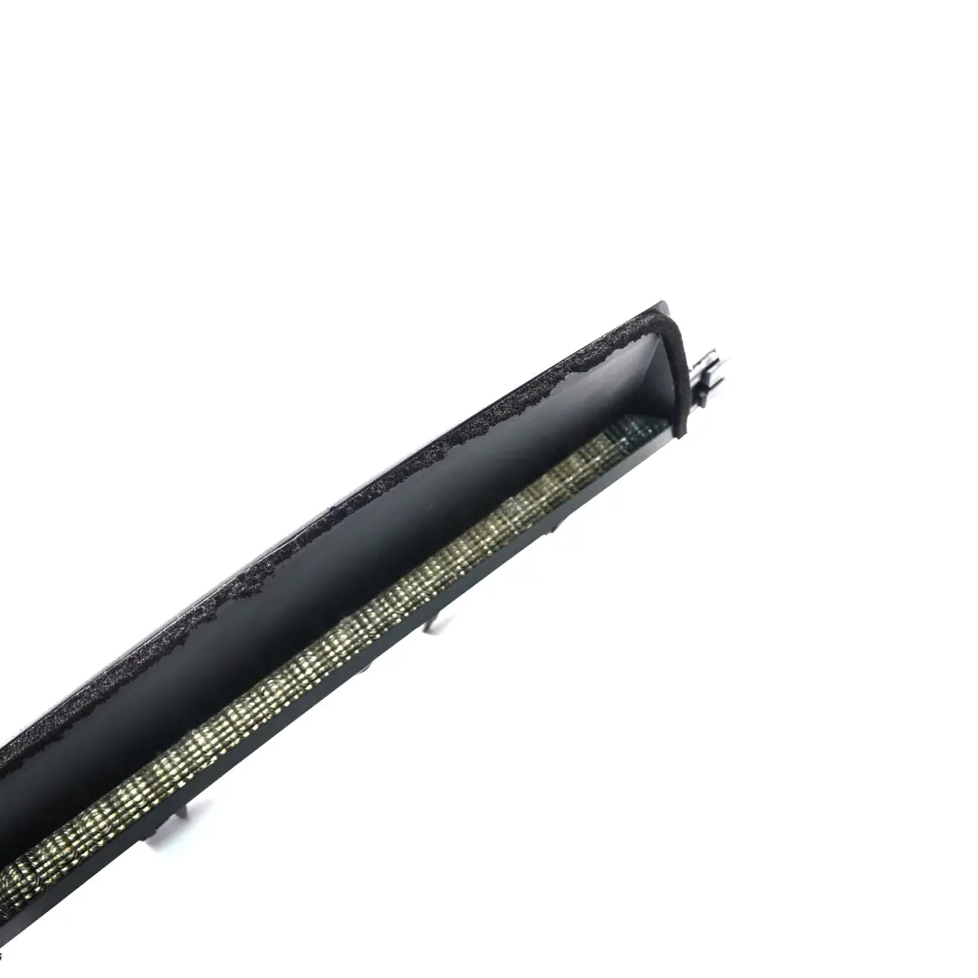 Luce Freno Posteriore Terza Lampada Stop Centrale Nero 8375495 per BMW E46 con numero di parte 7219086 BMW E46 Luce Freno Posteriore Terza Lampada Stop Centrale Nero 8375495 - SKU 7219086 - Numero di parte 7219086