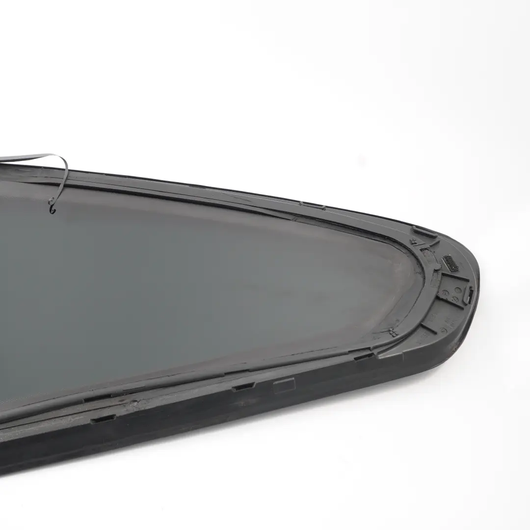 Seiten scheibe Viertel Glas hinten rechts Verglasung grün AS3 für BMW F13 mit Teilenummer 7219890 BMW F13 Seiten scheibe Viertel Glas hinten rechts Verglasung grün AS3 - SKU 7219890 - Teilenummer 7219890