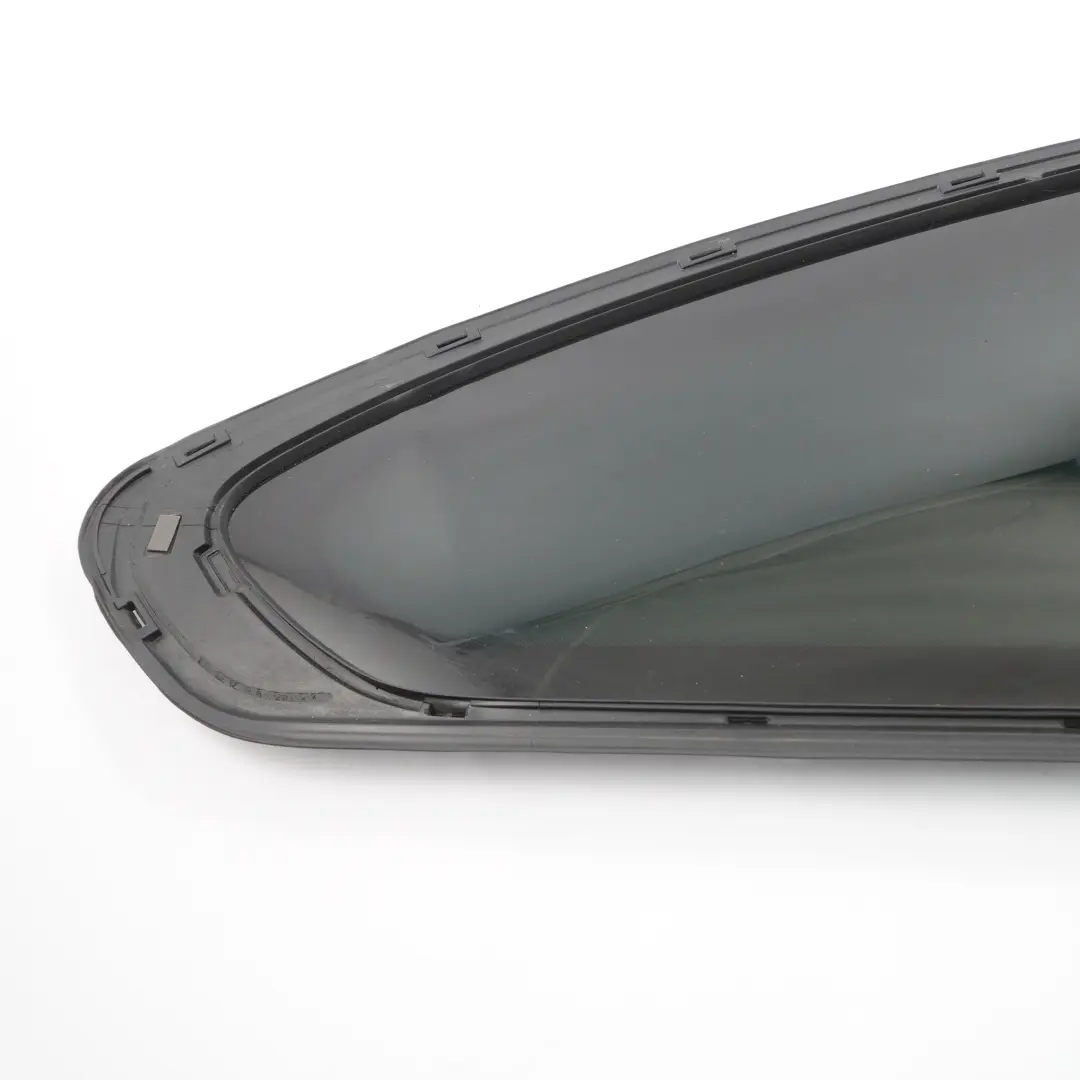 Vitre de custode Vitrage arrière droit Vert AS3 pour BMW F13 à propos du numéro de pièce 7219890 BMW F13 Vitre de custode Vitrage arrière droit Vert AS3 - SKU 7219890 - Numéro de pièce 7219890