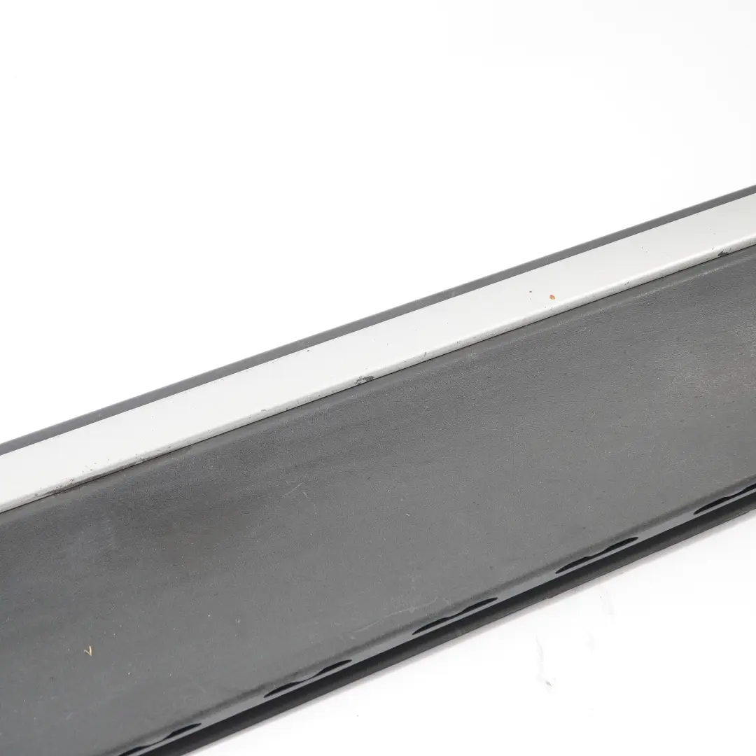 Moldura Delantera Derecha Panel Balancín X-Line Tapa para BMW X3 F25 con número de pieza 7220610 BMW X3 F25 Moldura Delantera Derecha Panel Balancín X-Line Tapa - SKU 7220610 - Número de pieza 7220610