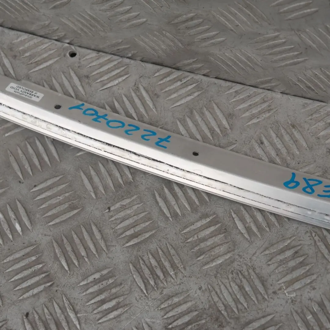 Listwa osłona dachu rozkładanego do BMW E89 Z4 o numerze 7220701 BMW E89 Z4 Listwa osłona dachu rozkładanego - SKU 7220701 - Numer Części 7220701