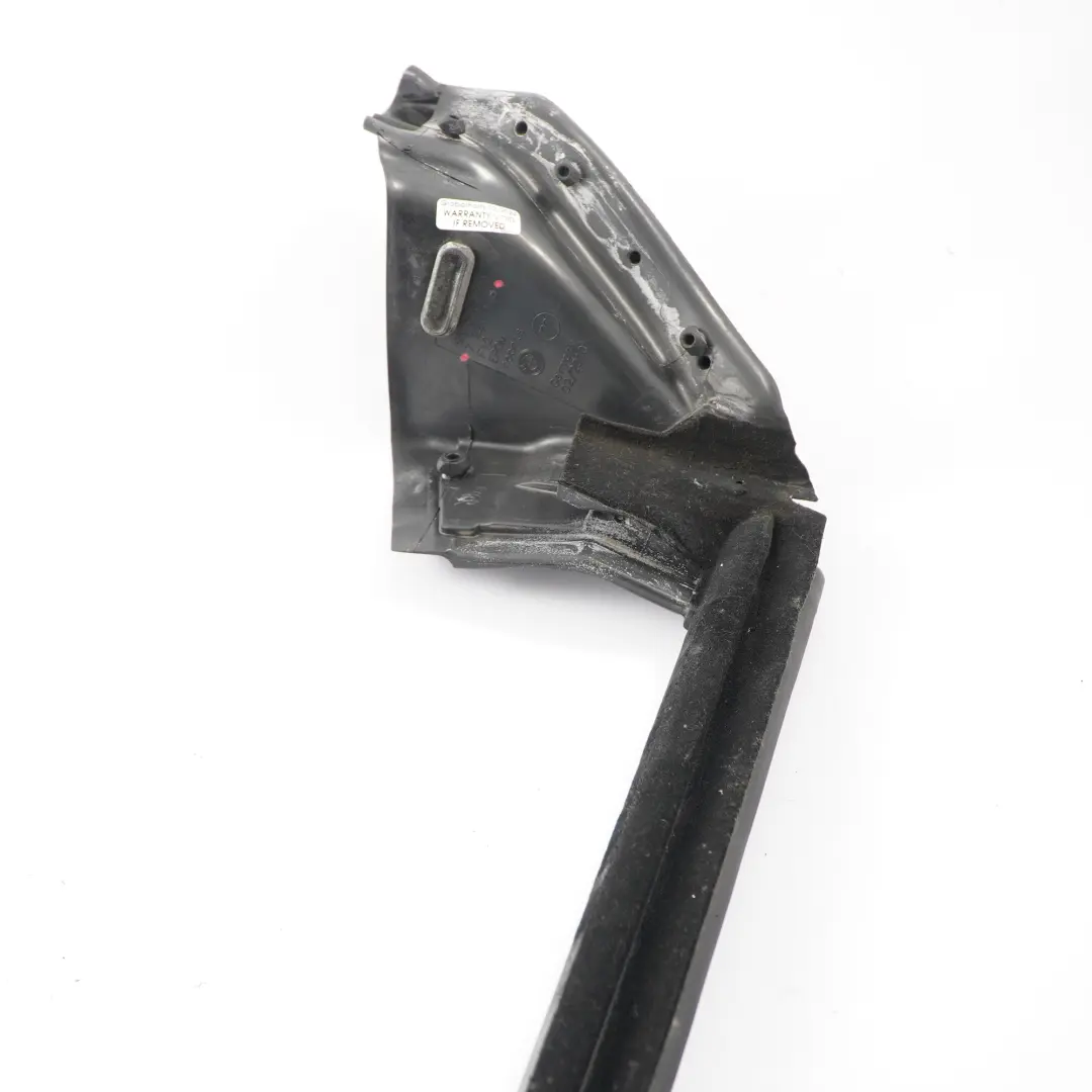 Guarnizione finestrino BMW F12 F13 Canale porta anteriore destro gomma per con numero di parte 7221178 Guarnizione finestrino BMW F12 F13 Canale porta anteriore destro gomma - SKU 7221178 - Numero di parte 7221178