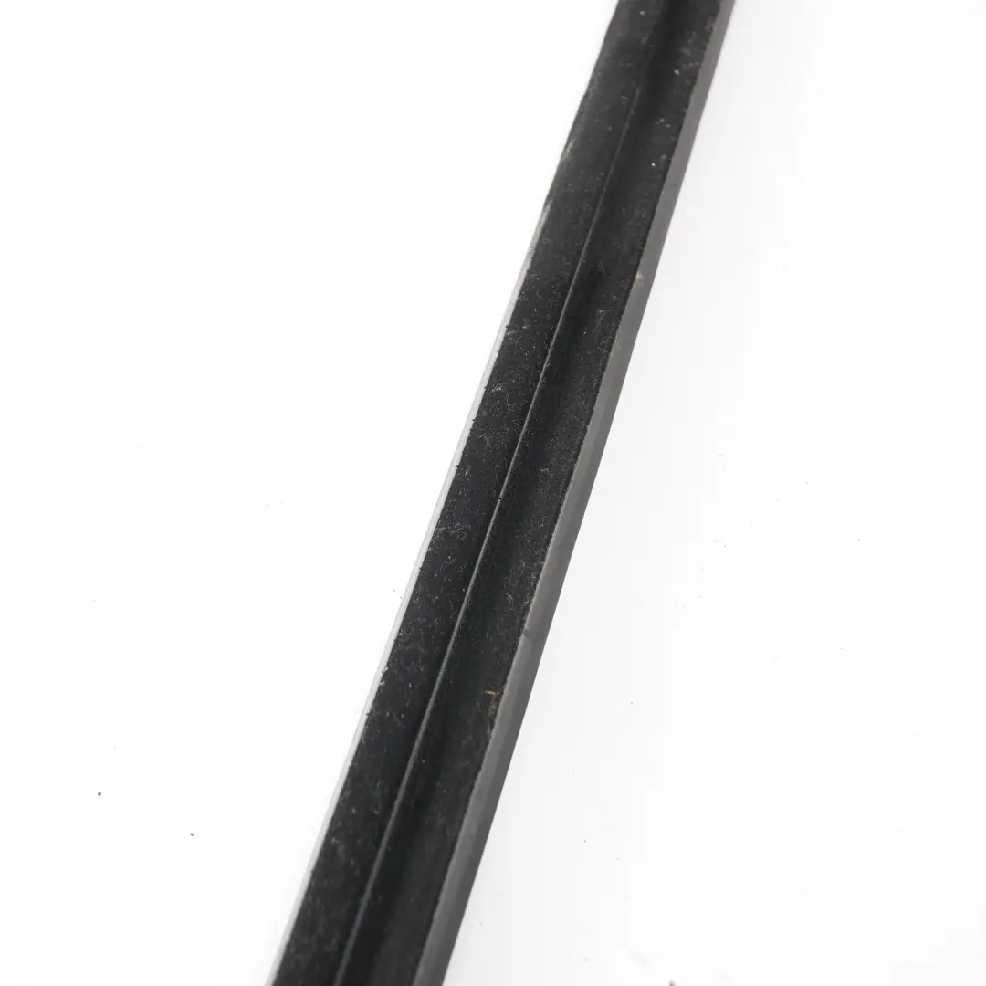 Joint de vitre BMW F12 F13 Porte Canal Avant Droite Joint Caoutchouc pour à propos du numéro de pièce 7221178 Joint de vitre BMW F12 F13 Porte Canal Avant Droite Joint Caoutchouc - SKU 7221178 - Numéro de pièce 7221178