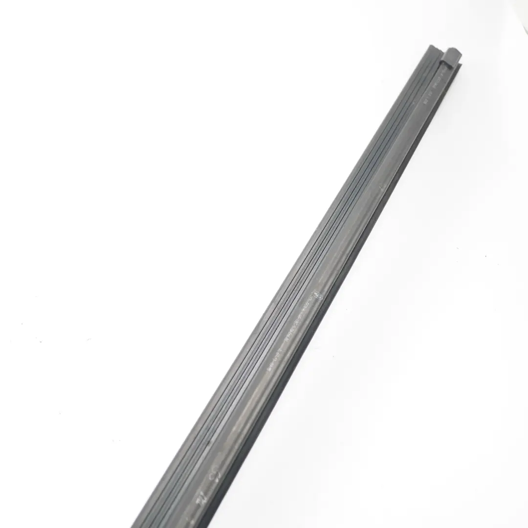 Junta de goma para ventana BMW F12 F13 Canal puerta delantera derecha para con número de pieza 7221178 Junta de goma para ventana BMW F12 F13 Canal puerta delantera derecha - SKU 7221178 - Número de pieza 7221178