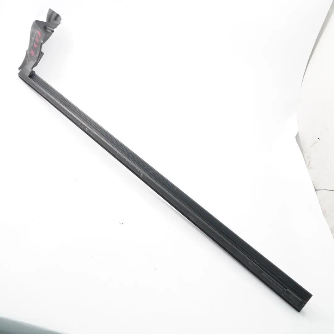  Guarnizione finestrino BMW F12 F13 Canale porta anteriore destro gomma - SKU 7221178 - Numero di parte 7221178