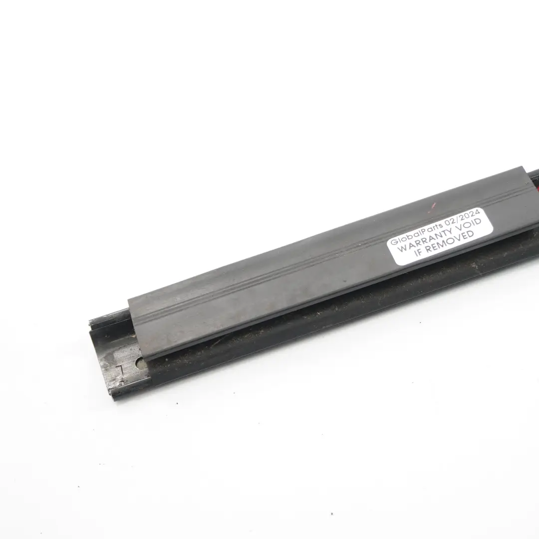 Canal Cubre Embellecedor Exterior Puerta Delantera Izquierda para BMW F12 F13 con número de pieza 7221311 BMW F12 F13 Canal Cubre Embellecedor Exterior Puerta Delantera Izquierda - SKU 7221311 - Número de pieza 7221311