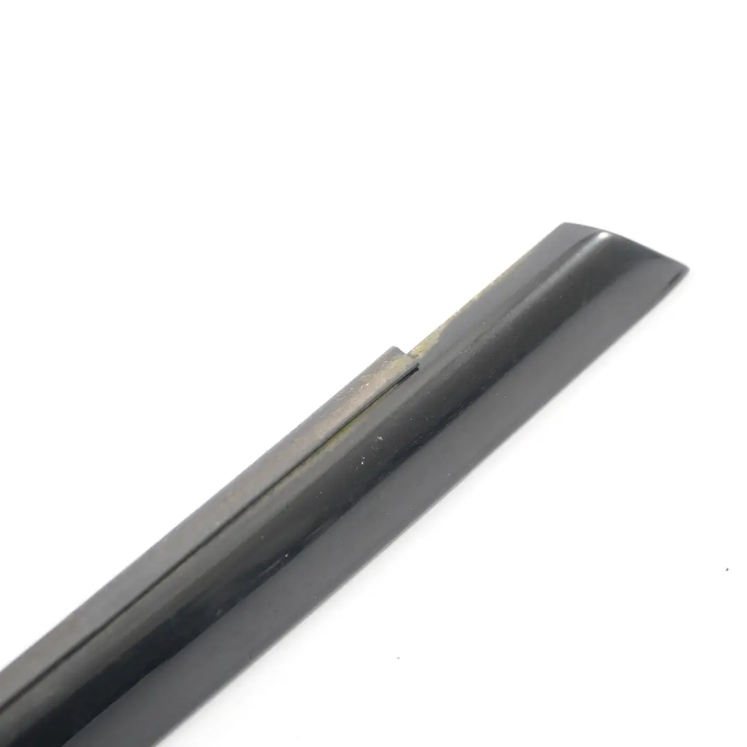 Canal Cubre Embellecedor Exterior Puerta Delantera Derecha para BMW F12 F13 con número de pieza 7221312 BMW F12 F13 Canal Cubre Embellecedor Exterior Puerta Delantera Derecha - SKU 7221312 - Número de pieza 7221312