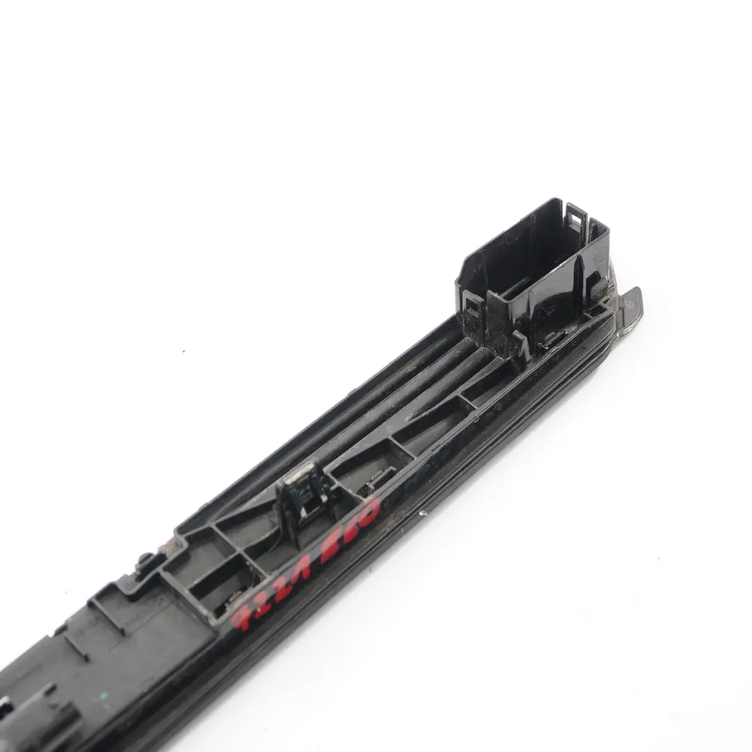Indicatore laterale BMW F12 F13 parafango indicatore direzione destra per con numero di parte 7221860 Indicatore laterale BMW F12 F13 parafango indicatore direzione destra - SKU 7221860 - Numero di parte 7221860
