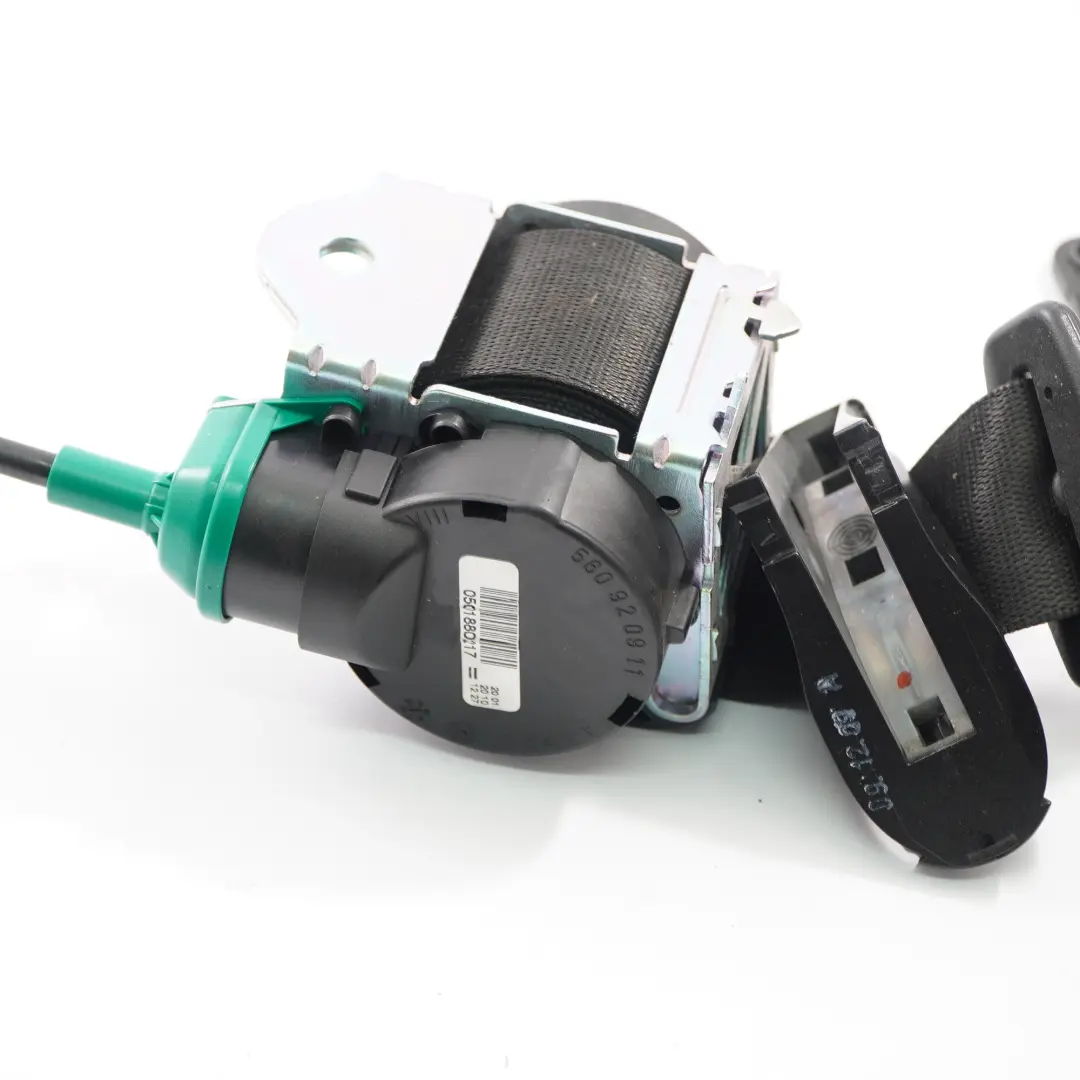 Cintura di sicurezza superiore anteriore destra per BMW E93 Cabrio con numero di parte 7222102 BMW E93 Cabrio Cintura di sicurezza superiore anteriore destra - SKU 7222102 - Numero di parte 7222102