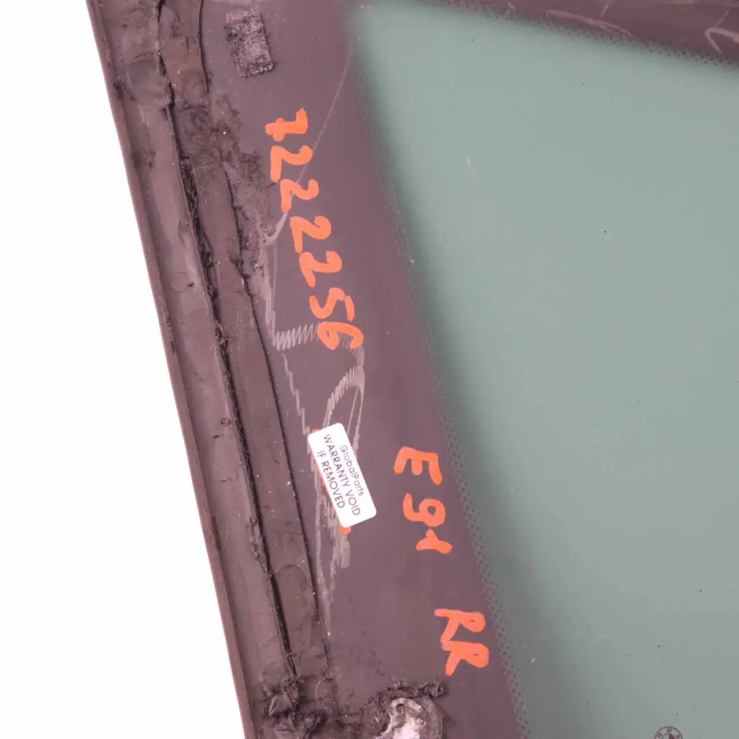 Vetro Oscurato Posteriore Destro Laterale AS3 High Gloss per BMW Serie 3 E91 LCI con numero di parte 7222256 BMW Serie 3 E91 LCI Vetro Oscurato Posteriore Destro Laterale AS3 High Gloss - SKU 7222256 - Numero di parte 7222256