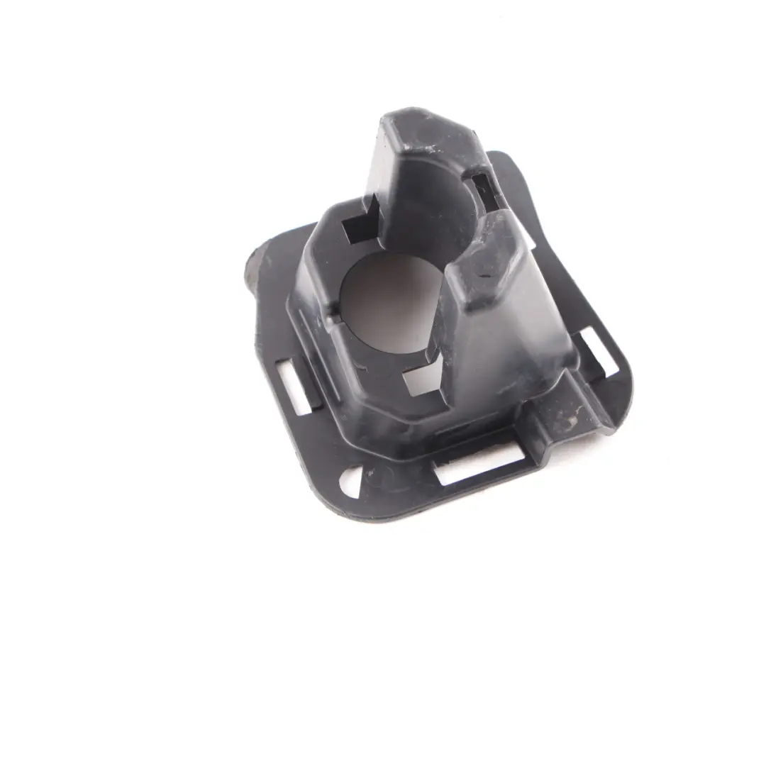 Staffa per proiettore BMW X5 E70 LCI supporto anteriore destro per con numero di parte 7223006 Staffa per proiettore BMW X5 E70 LCI supporto anteriore destro - SKU 7223006 - Numero di parte 7223006