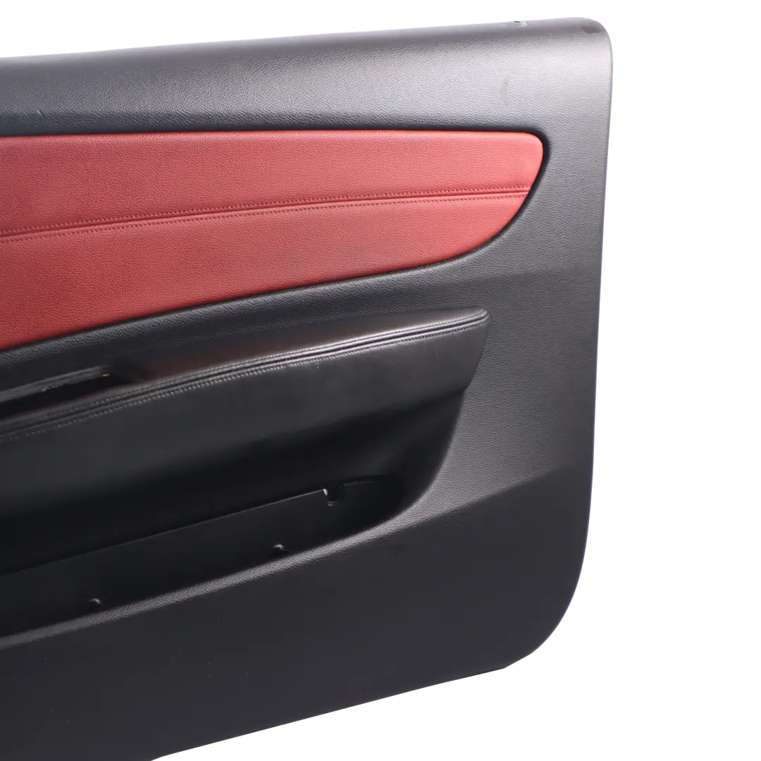 Tarjeta de Puerta Delantera Derecha Embellecedor De Puerta Rojo Negro para BMW E88 con número de pieza 7224390 BMW E88 Tarjeta de Puerta Delantera Derecha Embellecedor De Puerta Rojo Negro - SKU 7224390 - Número de pieza 7224390