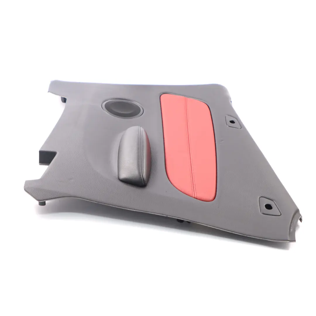 Embellecedor Lateral Trasero Derecho Revestimiento Cuero Rojo para BMW E88 con número de pieza 7224410 BMW E88 Embellecedor Lateral Trasero Derecho Revestimiento Cuero Rojo - SKU 7224410 - Número de pieza 7224410