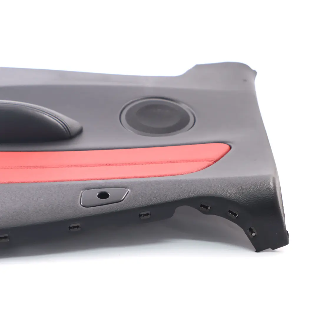 Pannello di rivestimento laterale posteriore destro pelle rosso per BMW E88 con numero di parte 7224410 BMW E88 Pannello di rivestimento laterale posteriore destro pelle rosso - SKU 7224410 - Numero di parte 7224410