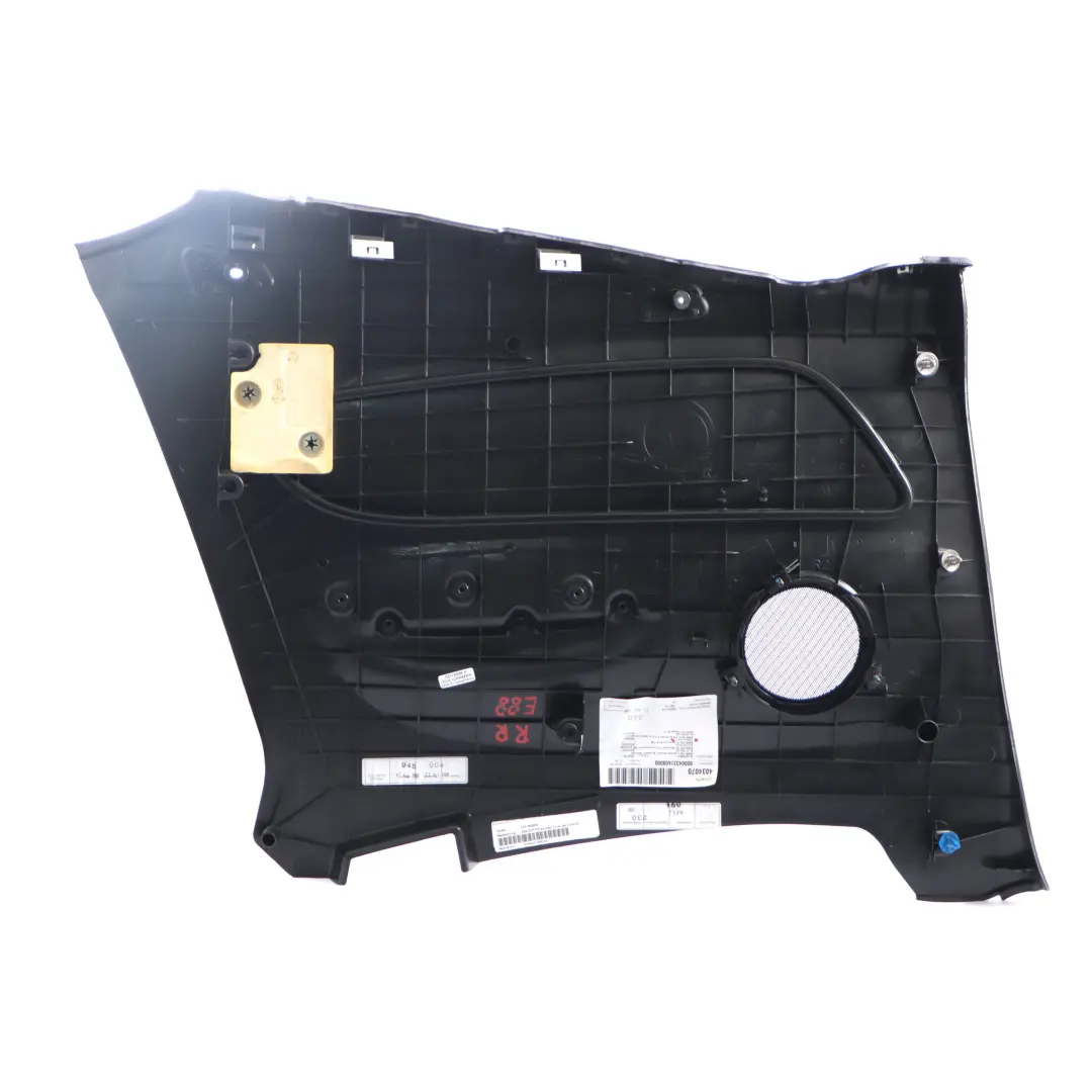 Boczek Panel Wykończenie Środka Prawe Tylne Czerwona Skóra do BMW E88 o numerze 7224410 BMW E88 Boczek Panel Wykończenie Środka Prawe Tylne Czerwona Skóra - SKU 7224410 - Numer Części 7224410