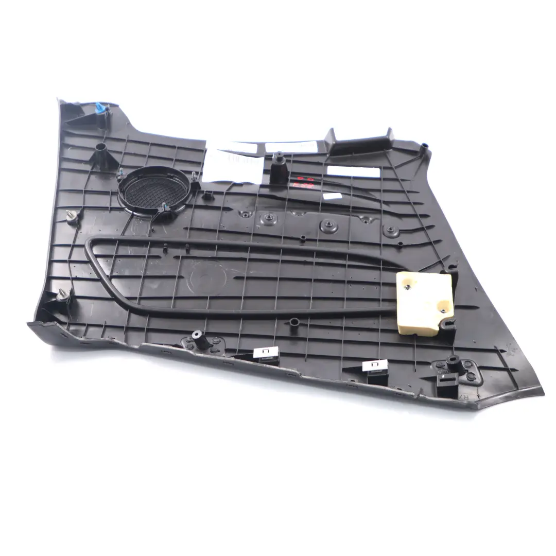 Embellecedor Lateral Trasero Derecho Revestimiento Cuero Rojo para BMW E88 con número de pieza 7224410 BMW E88 Embellecedor Lateral Trasero Derecho Revestimiento Cuero Rojo - SKU 7224410 - Número de pieza 7224410