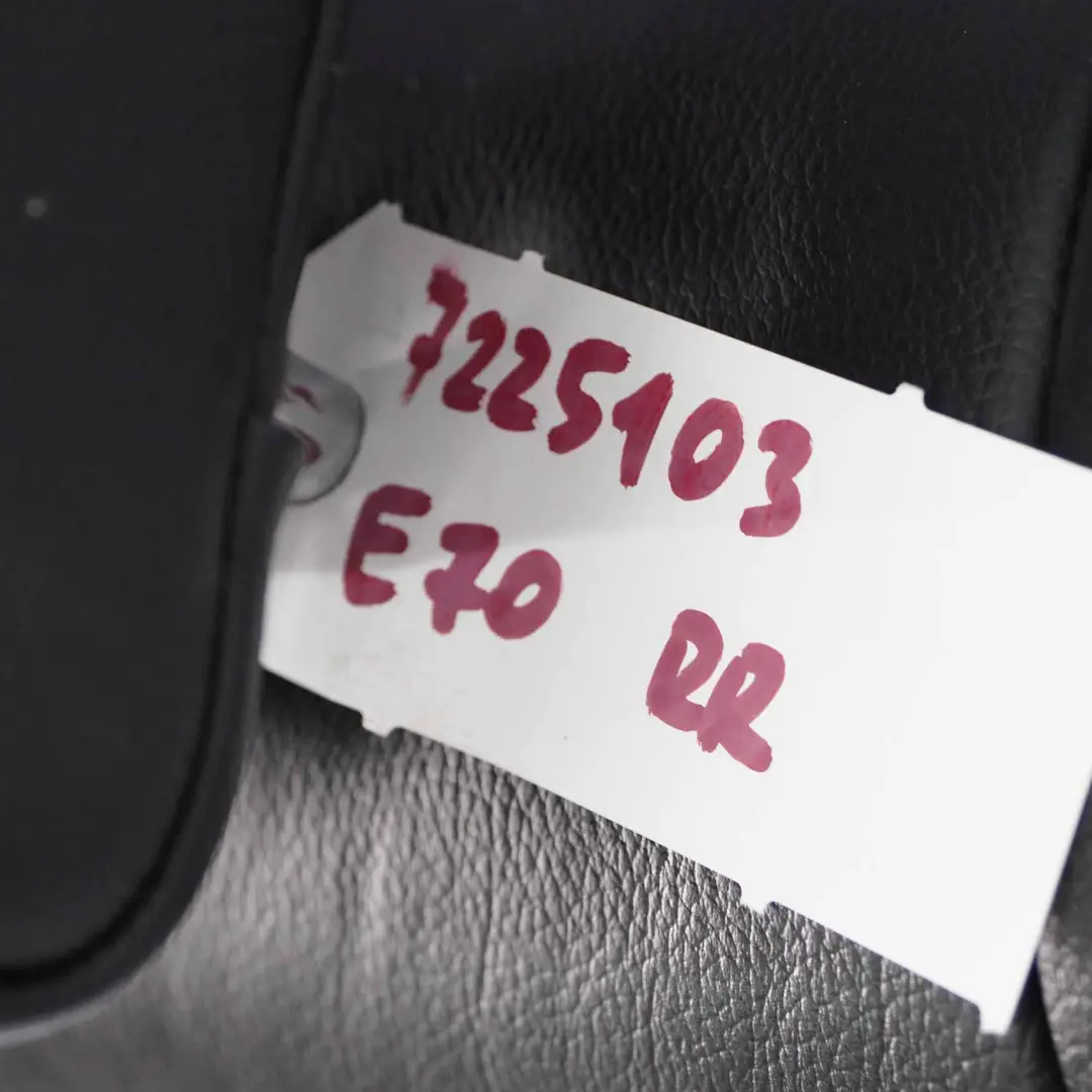 Asiento Trasero Derecho O/S Apoyabrazos Cuero Negro Nevada para BMW X5 E70 con número de pieza 7225103 BMW X5 E70 Asiento Trasero Derecho O/S Apoyabrazos Cuero Negro Nevada - SKU 7225103-1 - Número de pieza 7225103