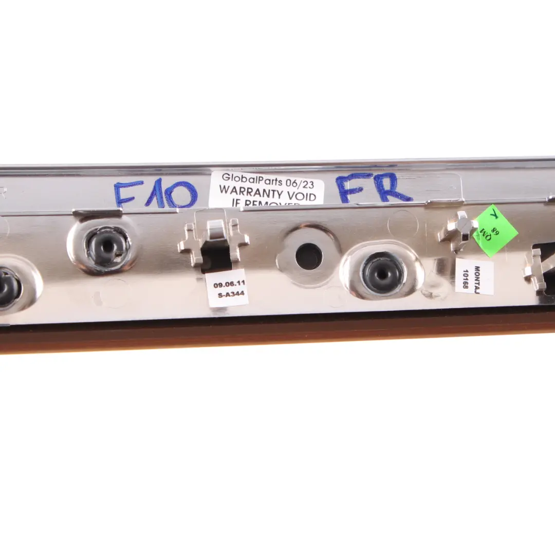 Striscia Decorativa Porta Anteriore Destra Venatura Legno Pregiato per BMW F10 F11 con numero di parte 7225550 BMW F10 F11 Striscia Decorativa Porta Anteriore Destra Venatura Legno Pregiato - SKU 7225550 - Numero di parte 7225550