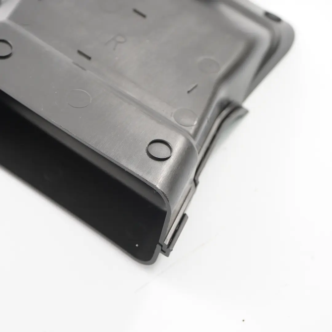 Canal d'air de ventilation de la cabine arrière droite pour BMW F13 F12 à propos du numéro de pièce 7225581 BMW F13 F12 Canal d'air de ventilation de la cabine arrière droite - SKU 7225581 - Numéro de pièce 7225581