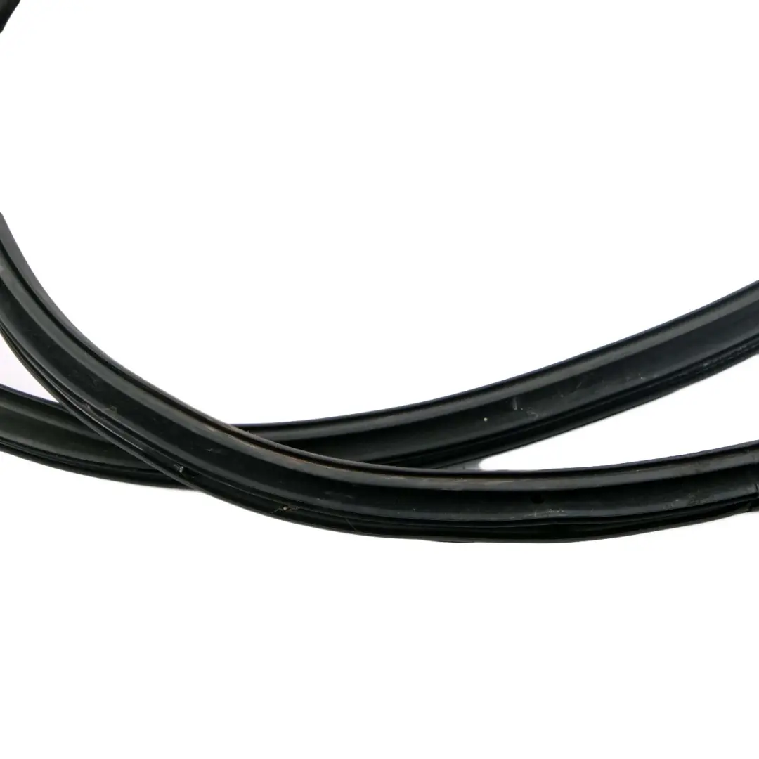 Left Door N/S Seal Gasket Black 7196389 to BMW F07 GT Gran Turismo Rear with Part number 7226397 BMW F07 GT Gran Turismo Rear Left Door N/S Seal Gasket Black 7196389 - SKU 7226397 - Part number 7226397
