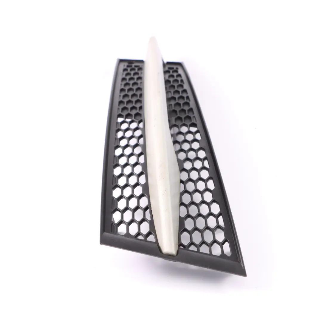 Grille radiateur Bumper Frontale Gauche Paneau garniture pour BMW E92 E93 LCI à propos du numéro de pièce 7227923 BMW E92 E93 LCI Grille radiateur Bumper Frontale Gauche Paneau garniture - SKU 7227923 - Numéro de pièce 7227923