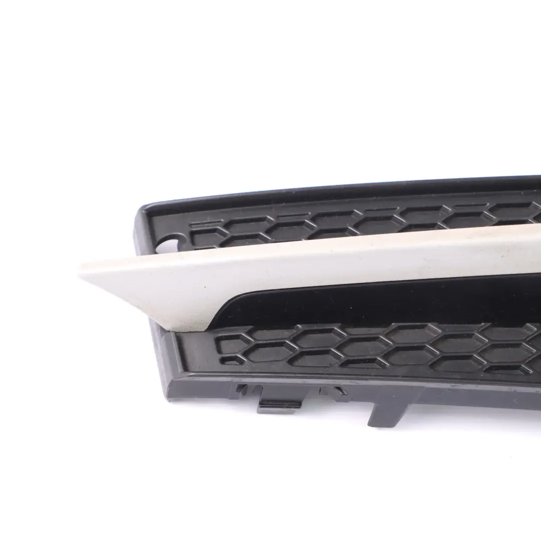 Kratka Zderzaka Prawy Przód do BMW E92 E93 LCI o numerze 7227924 BMW E92 E93 LCI Kratka Zderzaka Prawy Przód - SKU 7227924 - Numer Części 7227924