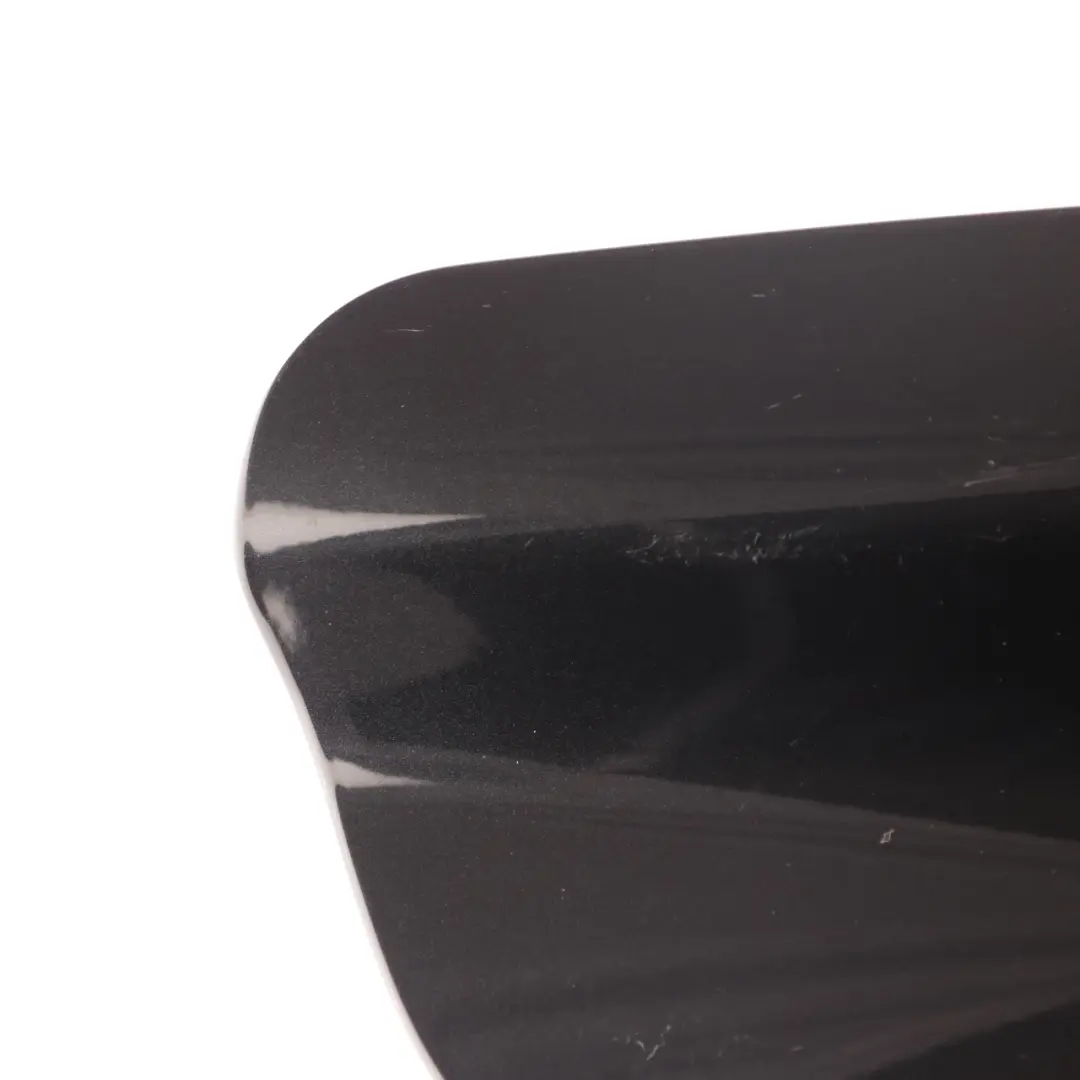 Klapka Pokrywa Wlewu Paliwa Czarna Carbonschwarz 416 do BMW F12 F13 o numerze 7228212 BMW F12 F13 Klapka Pokrywa Wlewu Paliwa Czarna Carbonschwarz 416 - SKU 7228212-BS - Numer Części 7228212