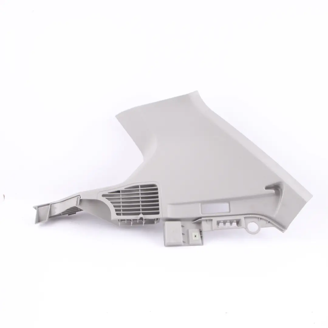 Embellecedor Pilar Trasero Derecho Columna D Tapa Gris 7228140 para BMW X3 F25 con número de pieza 7229078 BMW X3 F25 Embellecedor Pilar Trasero Derecho Columna D Tapa Gris 7228140 - SKU 7229078 - Número de pieza 7229078