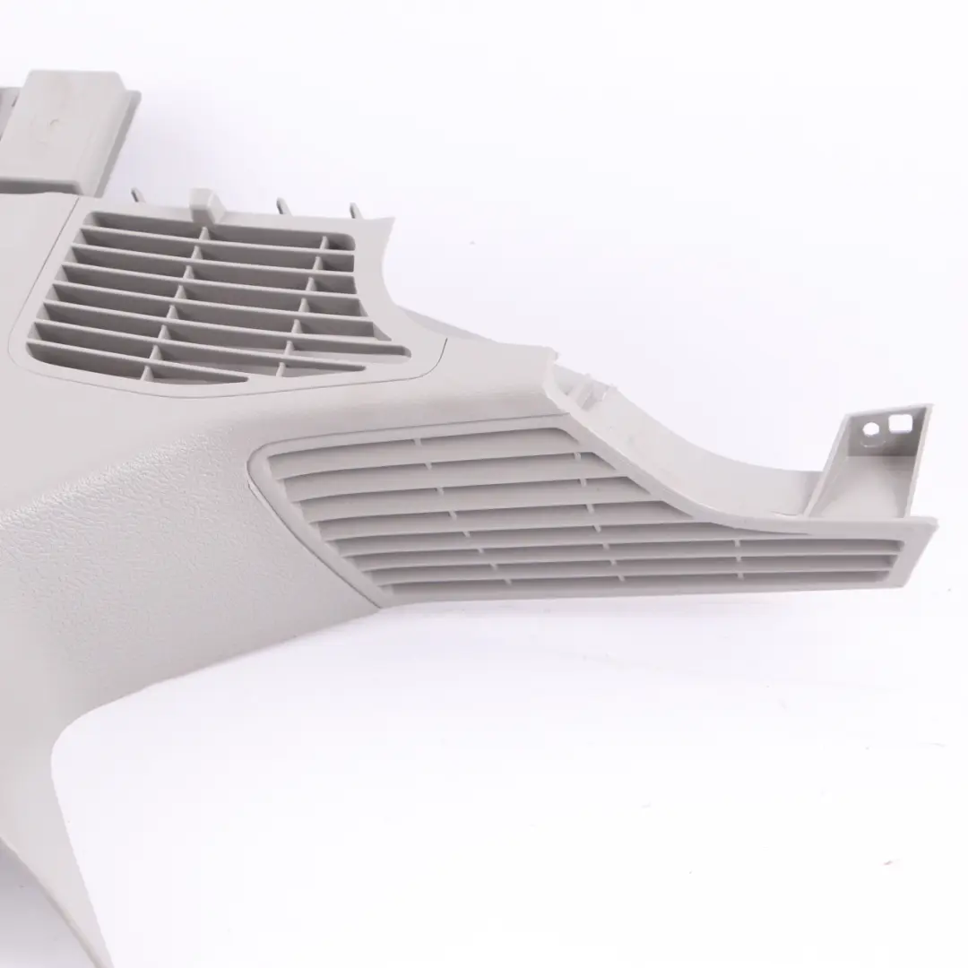 Embellecedor Pilar Trasero Derecho Columna D Tapa Gris 7228140 para BMW X3 F25 con número de pieza 7229078 BMW X3 F25 Embellecedor Pilar Trasero Derecho Columna D Tapa Gris 7228140 - SKU 7229078 - Número de pieza 7229078