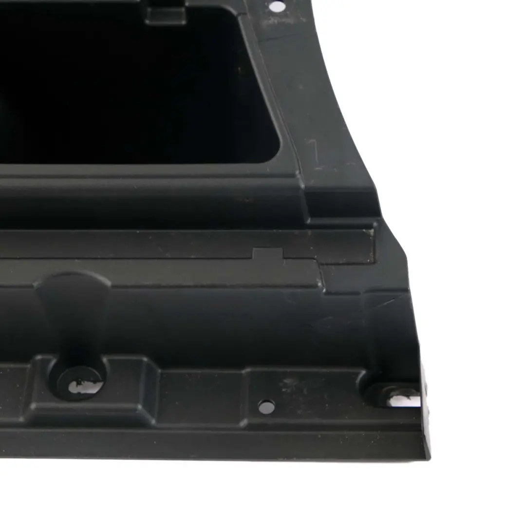 Moldura Alfombra Piso Maletero Trasera Derecha Lado Exterior para BMW F07 GT LCI con número de pieza 7229312 BMW F07 GT LCI Moldura Alfombra Piso Maletero Trasera Derecha Lado Exterior - SKU 7229312 - Número de pieza 7229312