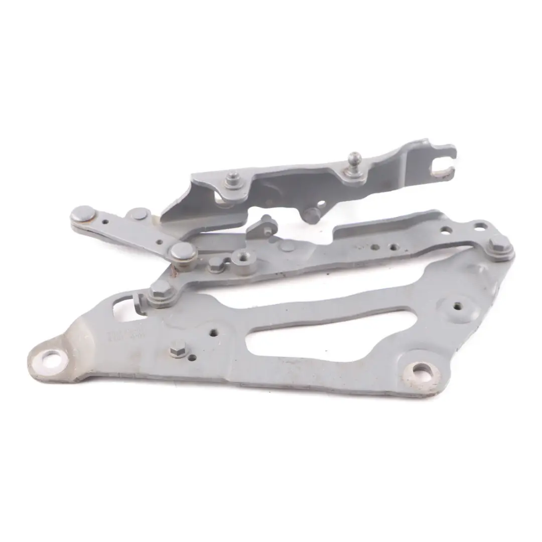 Cerniera cofano motore anteriore sinistra grigio siderale A52 7046323 per BMW F07 GT con numero di parte 7229635 BMW F07 GT Cerniera cofano motore anteriore sinistra grigio siderale A52 7046323 - SKU 7229635-SCG - Numero di parte 7229635