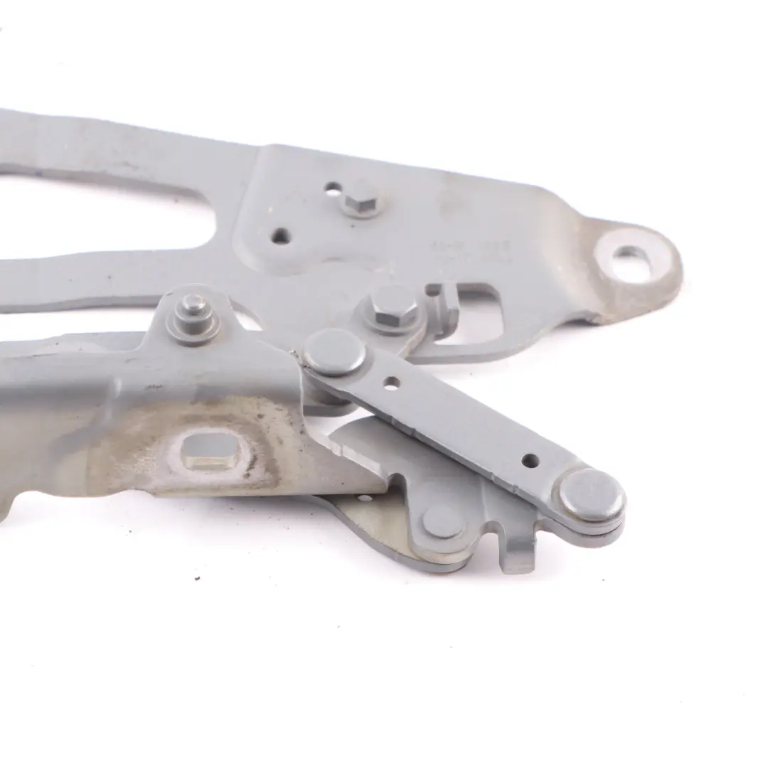 Charnière de capot moteur avant gauche Gris sidéral - A52 7046323 pour BMW F07 GT à propos du numéro de pièce 7229635 BMW F07 GT Charnière de capot moteur avant gauche Gris sidéral - A52 7046323 - SKU 7229635-SCG - Numéro de pièce 7229635