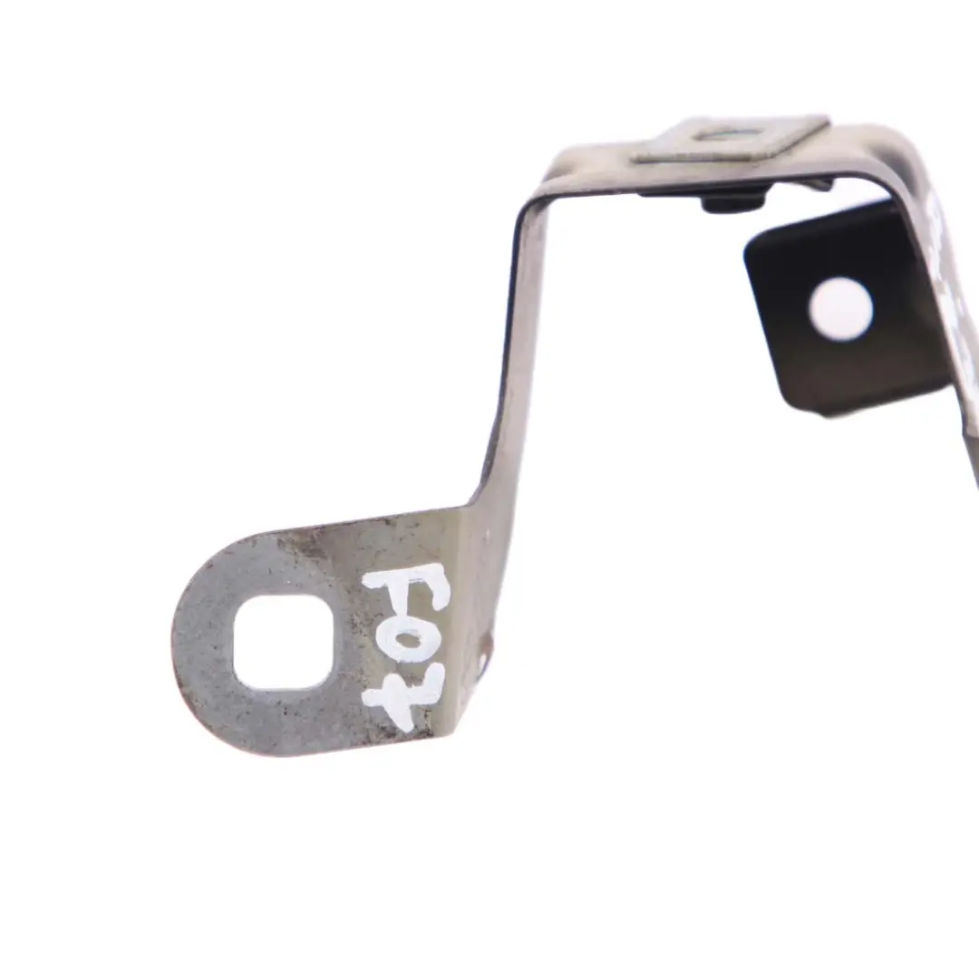 Wspornik Uchwytu Panelu Bocznego Przód Prawy 7193424 do BMW F07 Gran Turismo o numerze 7230570 BMW F07 Gran Turismo Wspornik Uchwytu Panelu Bocznego Przód Prawy 7193424 - SKU 7230570 - Numer Części 7230570