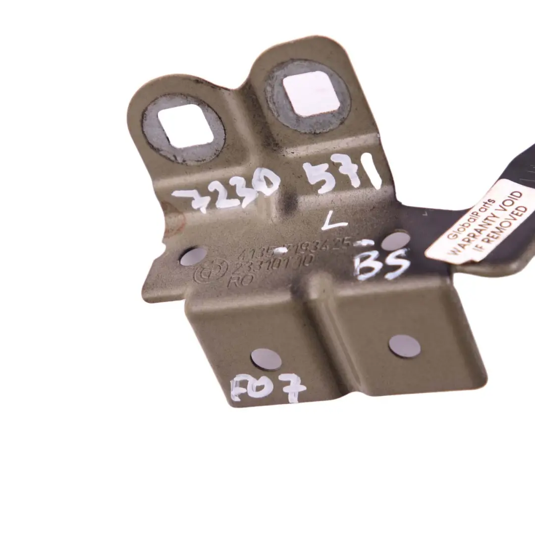 Staffa Pannello Anteriore Sinistro Nero Zaffiro Metallizzato 475 per BMW F07 con numero di parte 7230571 BMW F07 Staffa Pannello Anteriore Sinistro Nero Zaffiro Metallizzato 475 - SKU 7230571-BS - Numero di parte 7230571