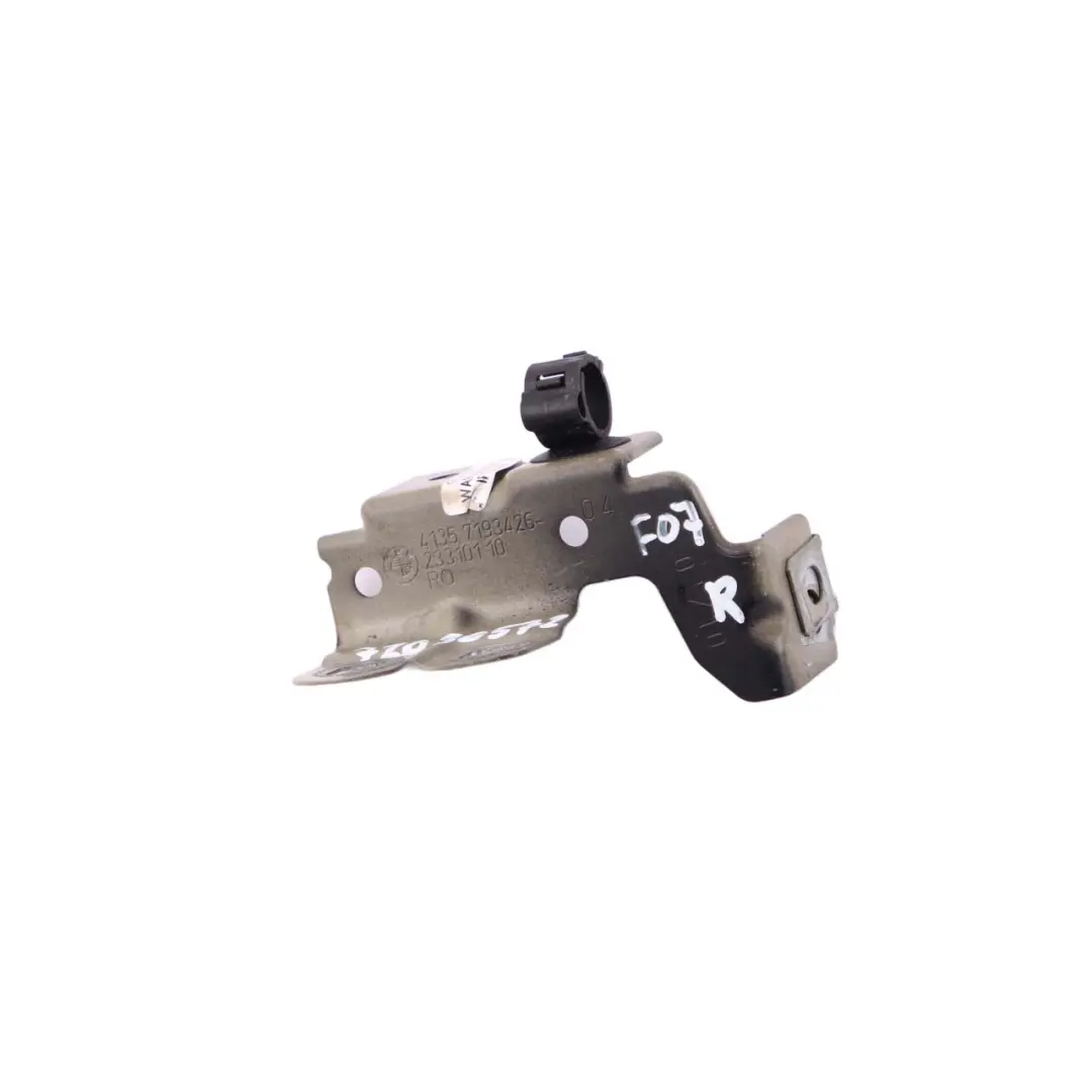 Side Panel Bracket Holder Front Right O/S Black Sapphire Metallic - 475 to BMW F07 with Part number 7230572 BMW F07 Side Panel Bracket Holder Front Right O/S Black Sapphire Metallic - 475 - SKU 7230572-BS - Part number 7230572