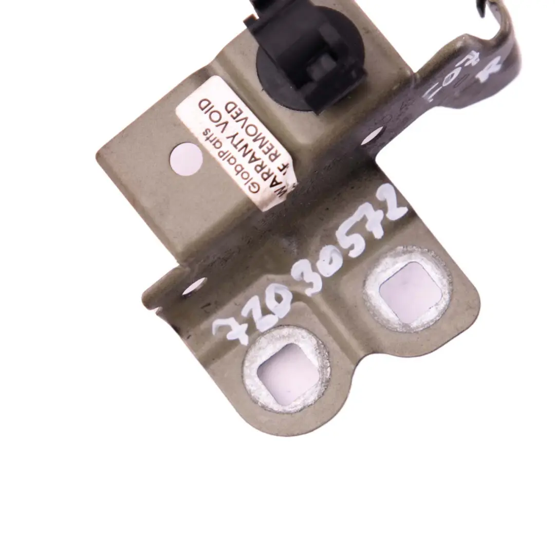 Side Panel Bracket Holder Front Right O/S Black Sapphire Metallic - 475 to BMW F07 with Part number 7230572 BMW F07 Side Panel Bracket Holder Front Right O/S Black Sapphire Metallic - 475 - SKU 7230572-BS - Part number 7230572