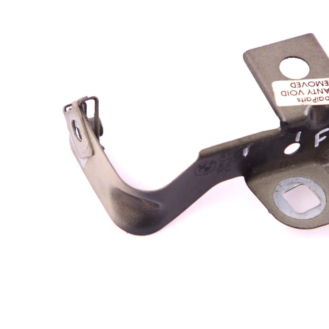Staffa Pannello Laterale Anteriore Destro Nero Zaffiro 475 per BMW F07 GT con numero di parte 7230574 BMW F07 GT Staffa Pannello Laterale Anteriore Destro Nero Zaffiro 475 - SKU 7230574-BS - Numero di parte 7230574