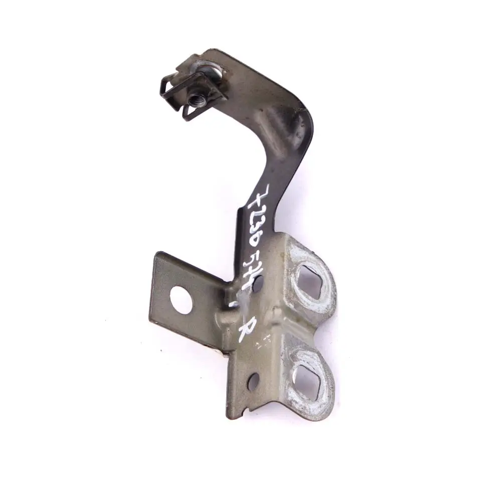 Staffa Pannello Laterale Anteriore Destro Nero Zaffiro 475 per BMW F07 GT con numero di parte 7230574 BMW F07 GT Staffa Pannello Laterale Anteriore Destro Nero Zaffiro 475 - SKU 7230574-BS - Numero di parte 7230574
