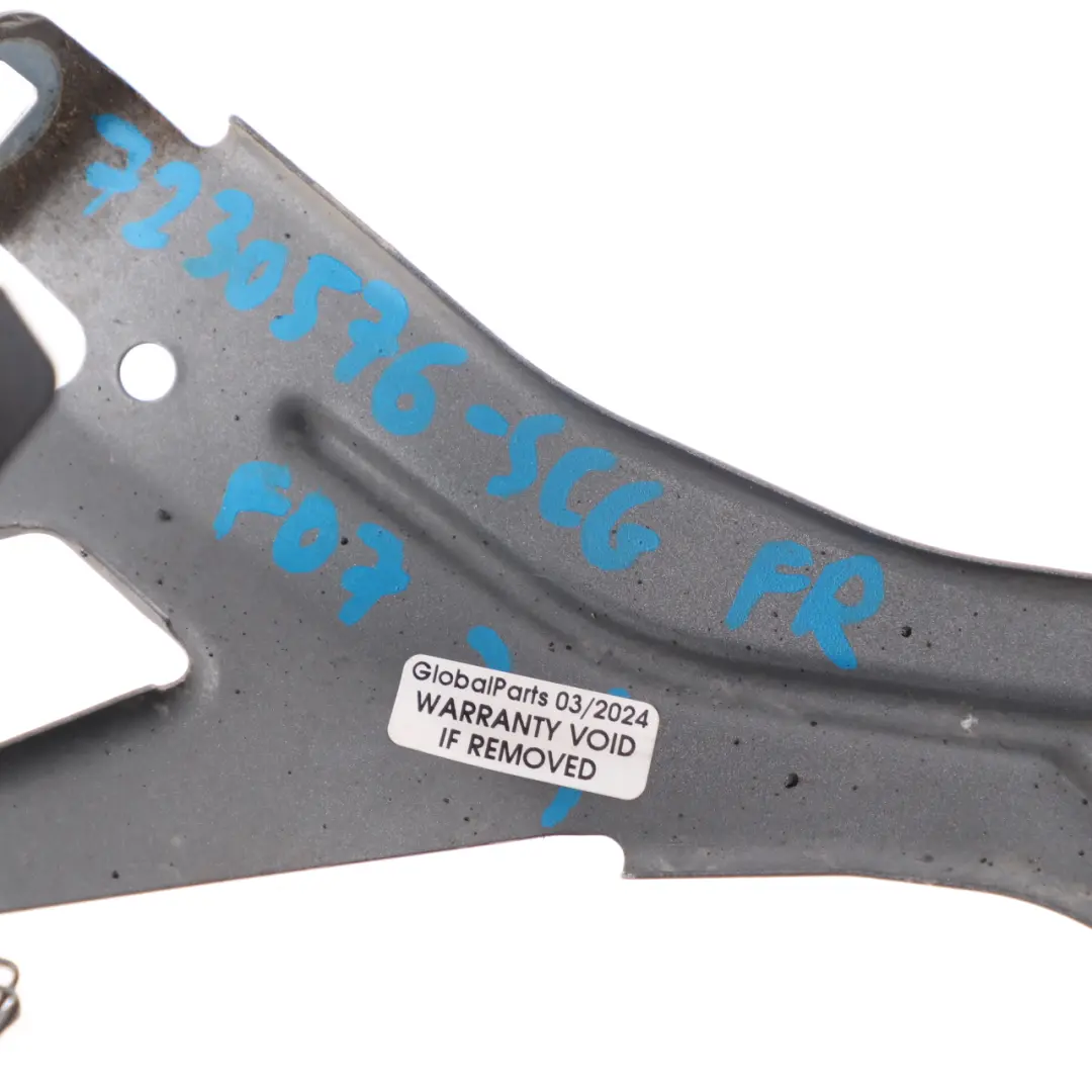 Soporte guardabarros panel delantero derecho Gris espacial A52 7193422 para BMW F07 con número de pieza 7230576 BMW F07 Soporte guardabarros panel delantero derecho Gris espacial A52 7193422 - SKU 7230576-SCG - Número de pieza 7230576