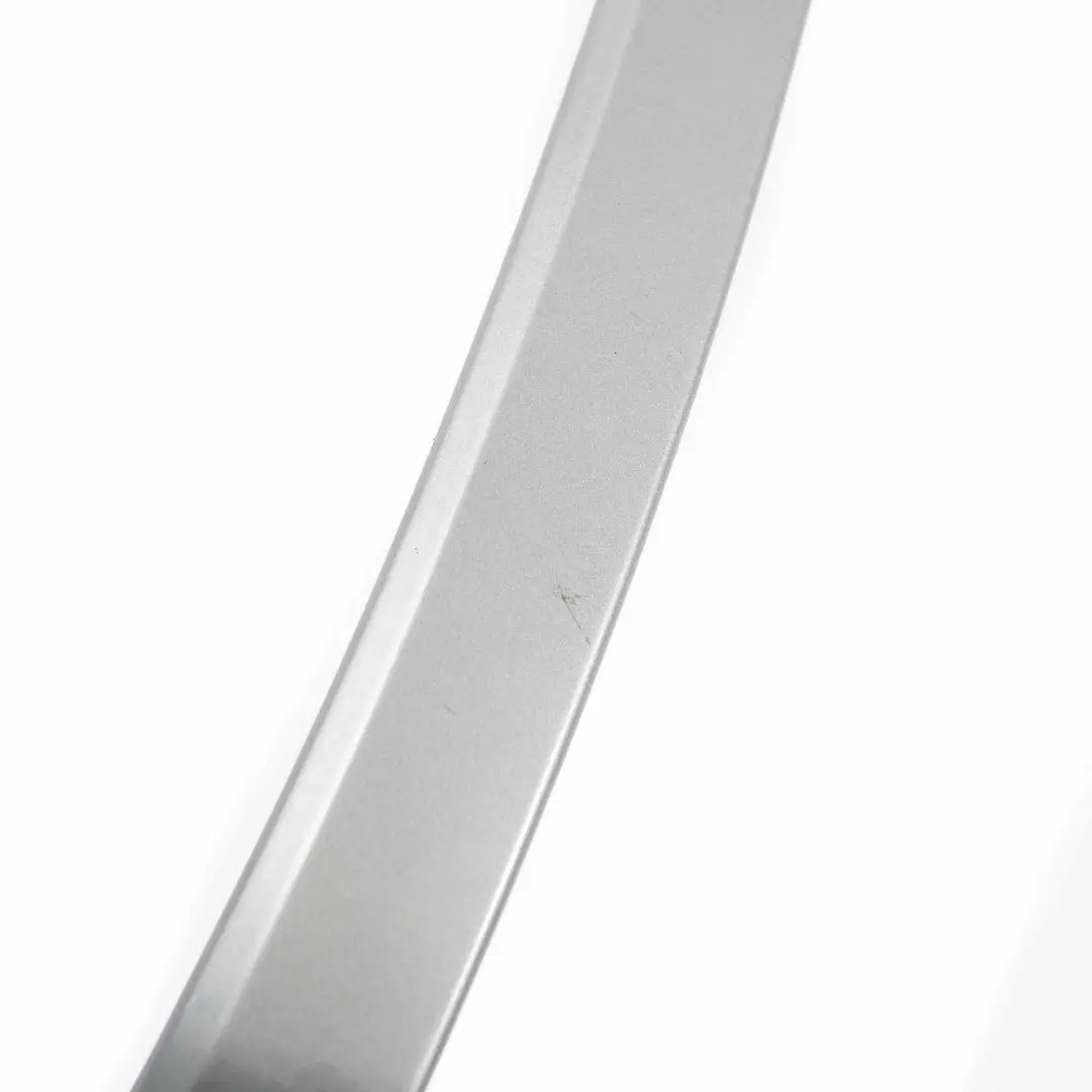 Bande d'habillage de porte Arriere Gauche Satin Silver pour BMW E90 E91 LCI à propos du numéro de pièce 7230679 BMW E90 E91 LCI Bande d'habillage de porte Arriere Gauche Satin Silver - SKU 7230679 - Numéro de pièce 7230679