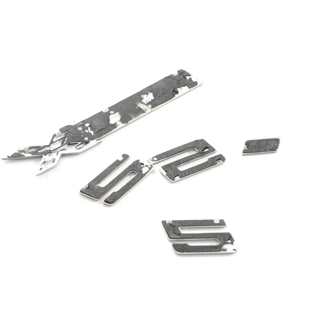 BMW F45 Napis Logo Klapy Bagażnika XDrive 225i 7231550 - SKU 7231550  - Numer Części 7383517