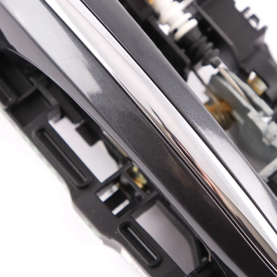 Maniglia esterna porta posteriore sinistra Sophistograu Grigio per BMW F10 F01 con numero di parte 7297439 BMW F10 F01 Maniglia esterna porta posteriore sinistra Sophistograu Grigio - SKU 7231929-SOP - Numero di parte 7297439