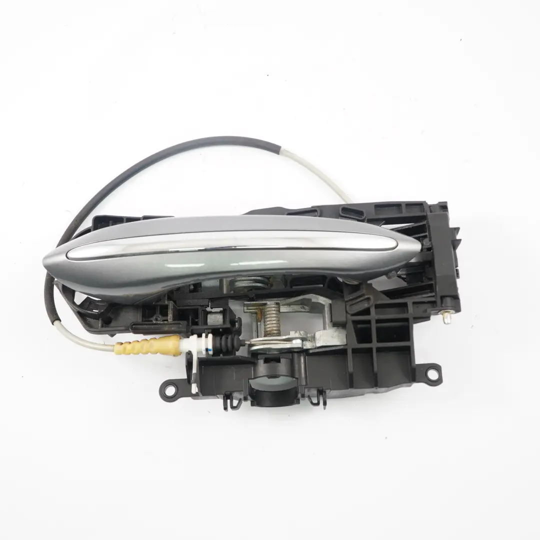 Maniglia Esterna Porta Posteriore Destra Spacegrau Grigio Spazio A52 per BMW F10 F01 con numero di parte 7297439 BMW F10 F01 Maniglia Esterna Porta Posteriore Destra Spacegrau Grigio Spazio A52 - SKU 7231930-SCG - Numero di parte 7297439