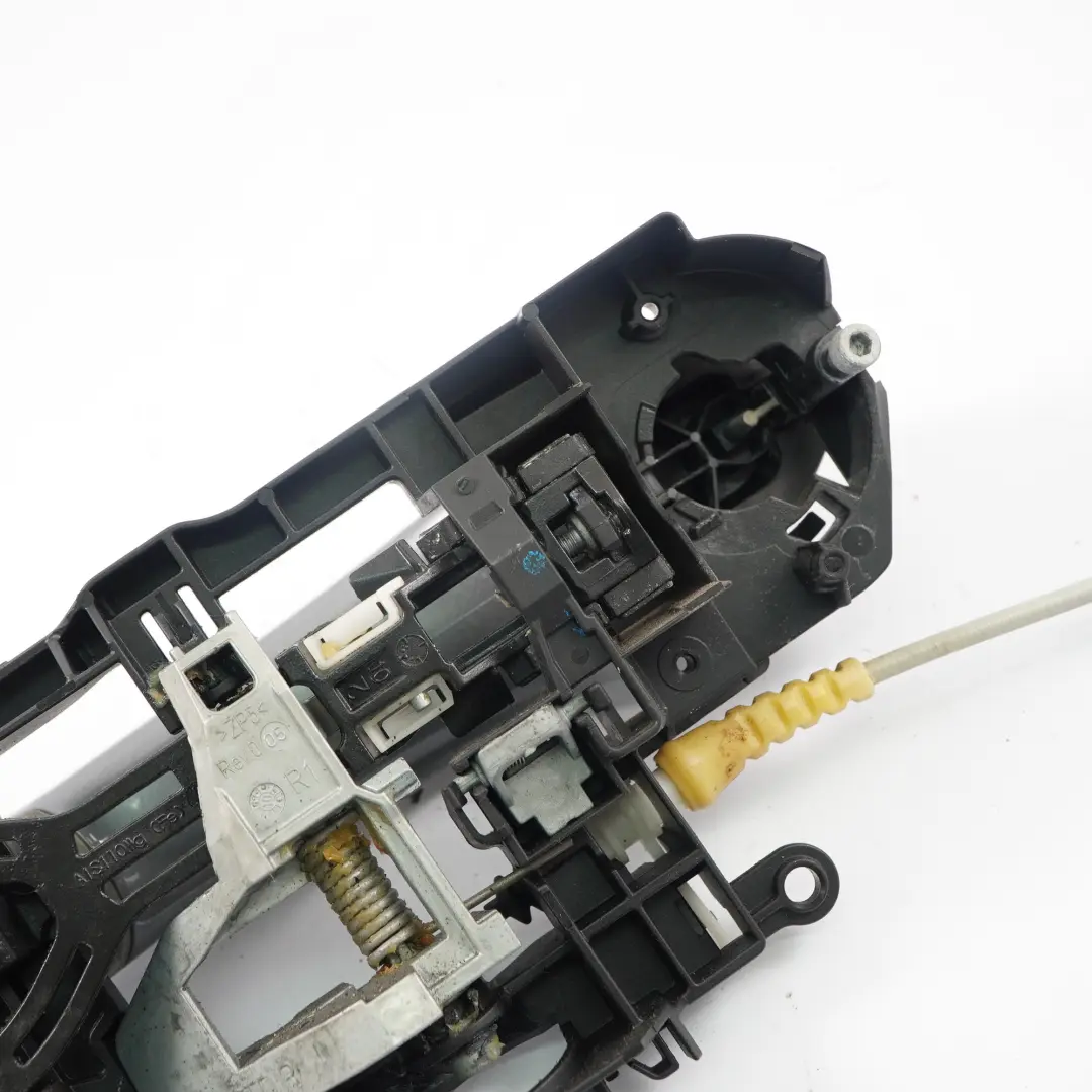 Maniglia Esterna Porta Posteriore Destra Spacegrau Grigio Spazio A52 per BMW F10 F01 con numero di parte 7297439 BMW F10 F01 Maniglia Esterna Porta Posteriore Destra Spacegrau Grigio Spazio A52 - SKU 7231930-SCG - Numero di parte 7297439