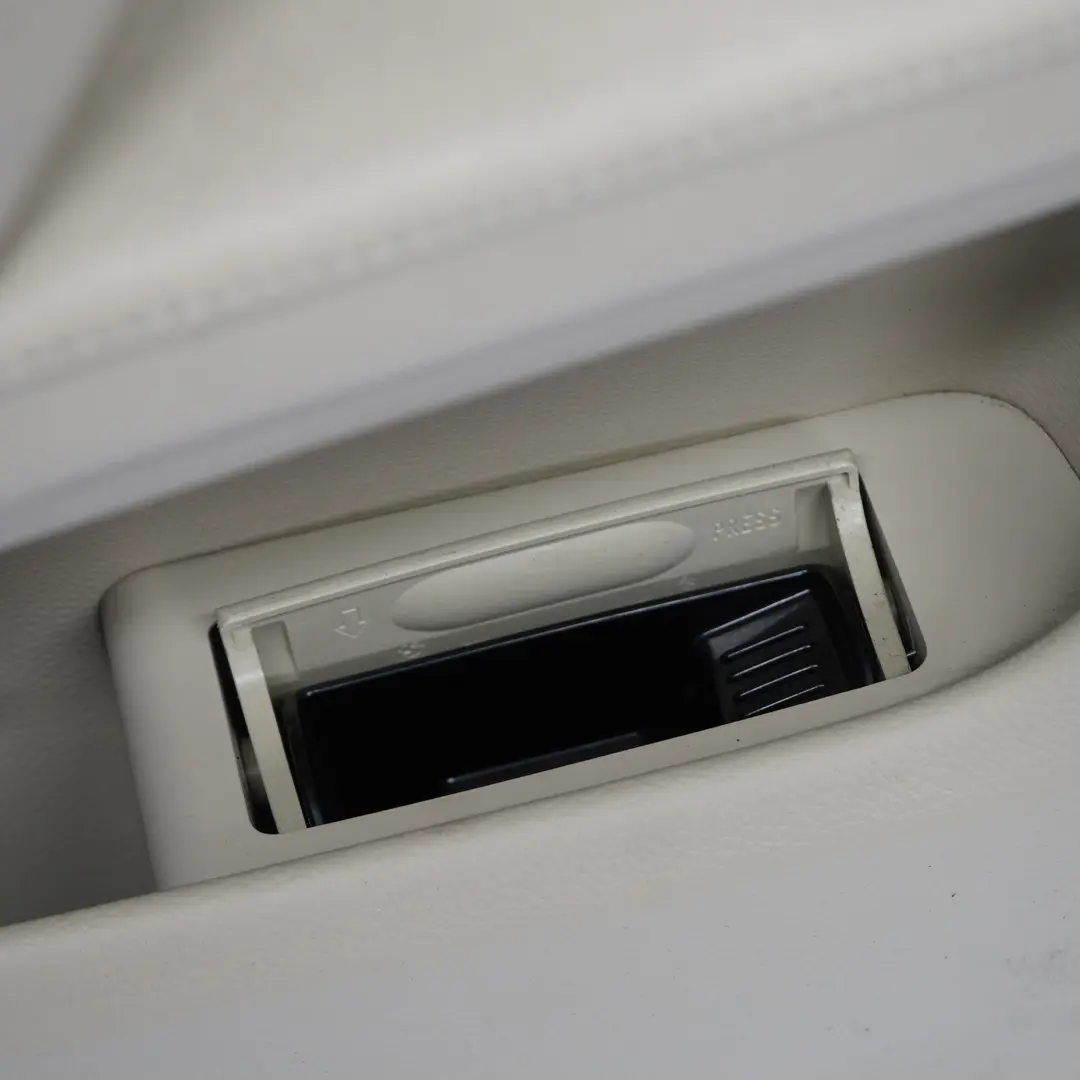 BMW E60 E61 LCI Garniture de Carte de Porte Arrière Gauche en Cuir Beige Crème - SKU 7233329 - Numéro de pièce 7233329