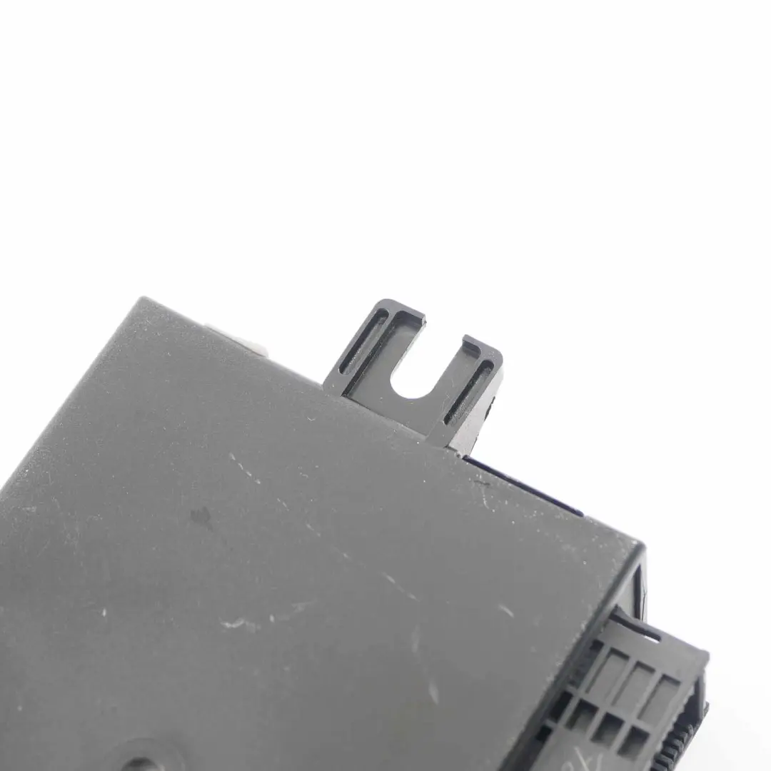 Central Locking Lock Immobilizer Control Unit Module ECU to BMW E90 E91 with Part number 7233914 BMW E90 E91 Central Locking Lock Immobilizer Control Unit Module ECU - SKU 7233914 - Part number 7233914