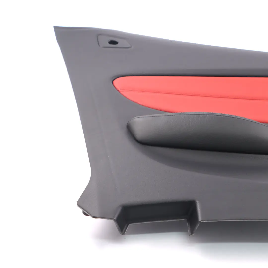 Embellecedor Lateral Trasero Izquierdo Revestimiento Cuero Rojo para BMW E88 con número de pieza 7234269 BMW E88 Embellecedor Lateral Trasero Izquierdo Revestimiento Cuero Rojo - SKU 7234269 - Número de pieza 7234269