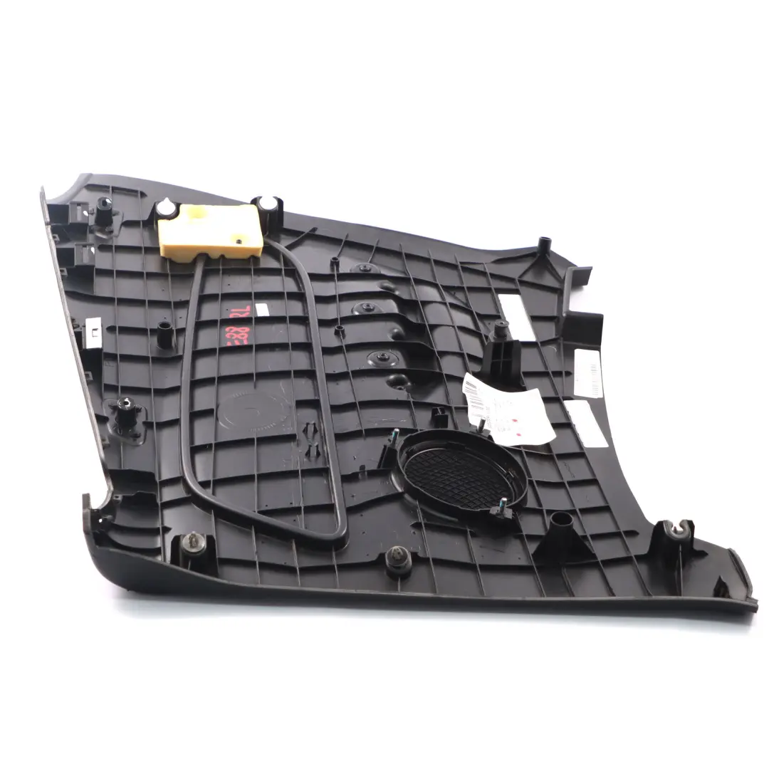 Pannello di rivestimento laterale posteriore sinistro pelle rosso per BMW E88 con numero di parte 7234269 BMW E88 Pannello di rivestimento laterale posteriore sinistro pelle rosso - SKU 7234269 - Numero di parte 7234269